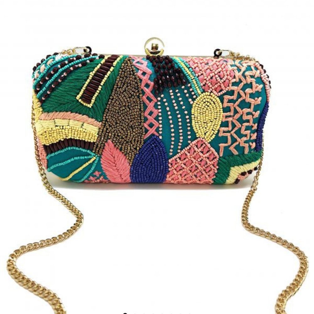 GREEN CLUTCH